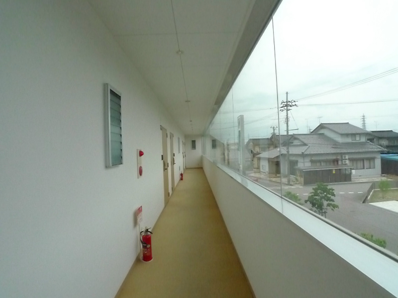 TMTビル 通路