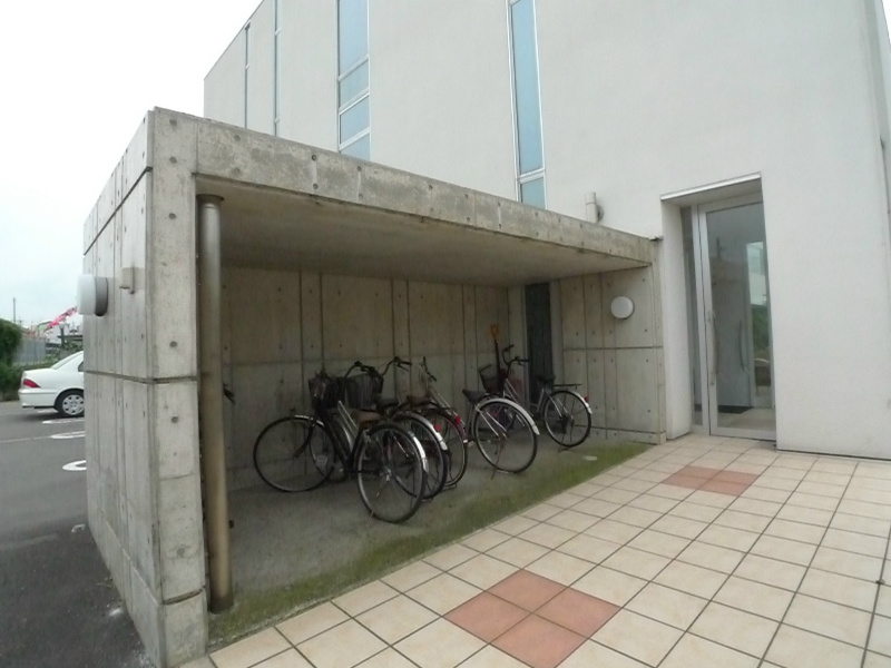 TMTビル 駐輪場