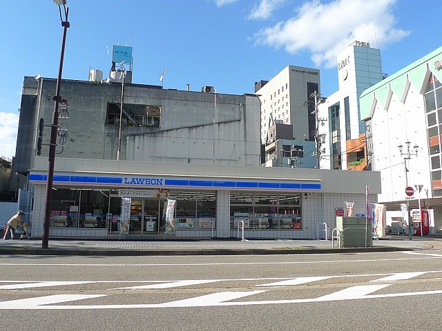 パルマローザ ﾛｰｿﾝ 高岡駅前店