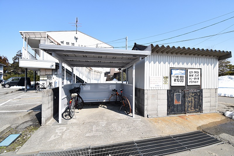 コーポ砺波2号館 駐輪場
