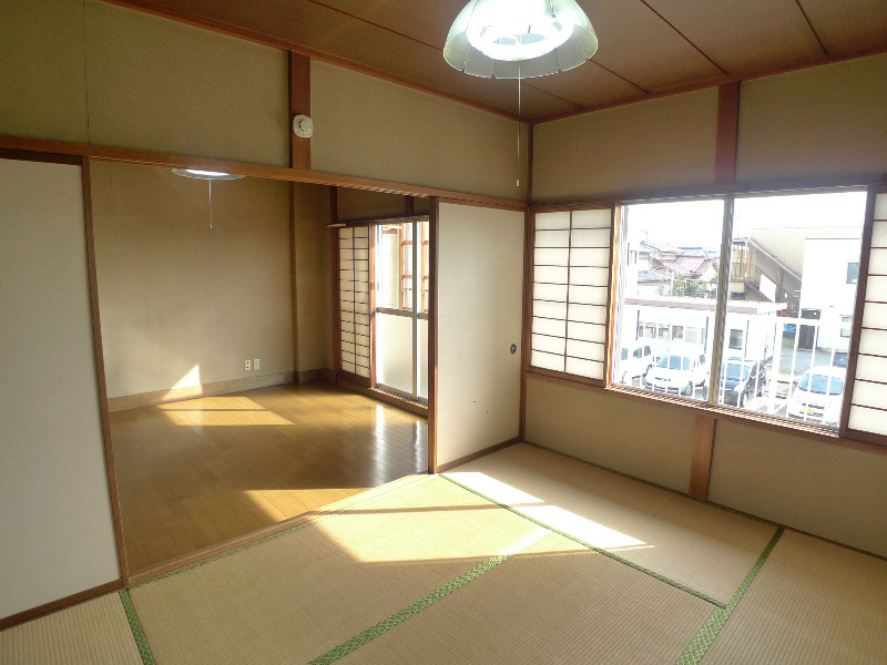 砺波アパート 和室６帖