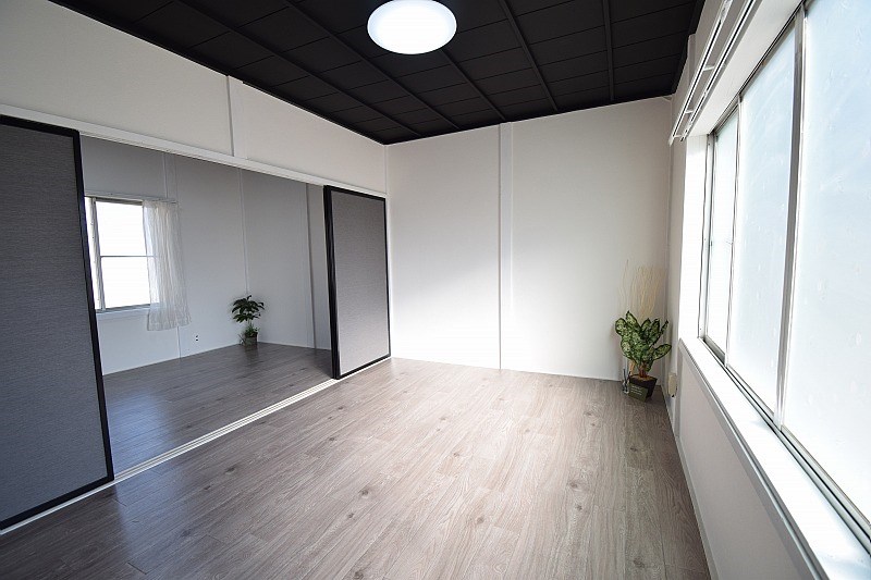 Casa広小路 2階洋室